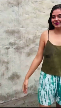 Üvey kız kardeş yağmur dansı sonrası üvey erkek kardeşinden sert ceza almak istiyor