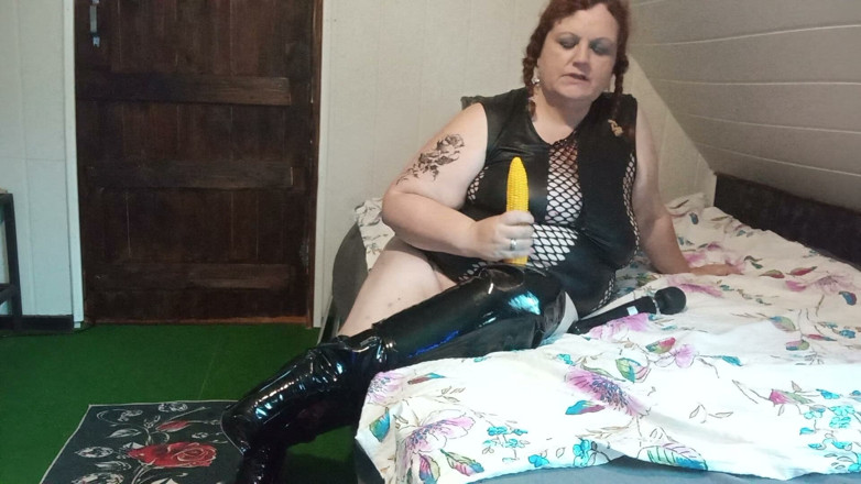 tammara big: Today I'm Your Boot Mistress