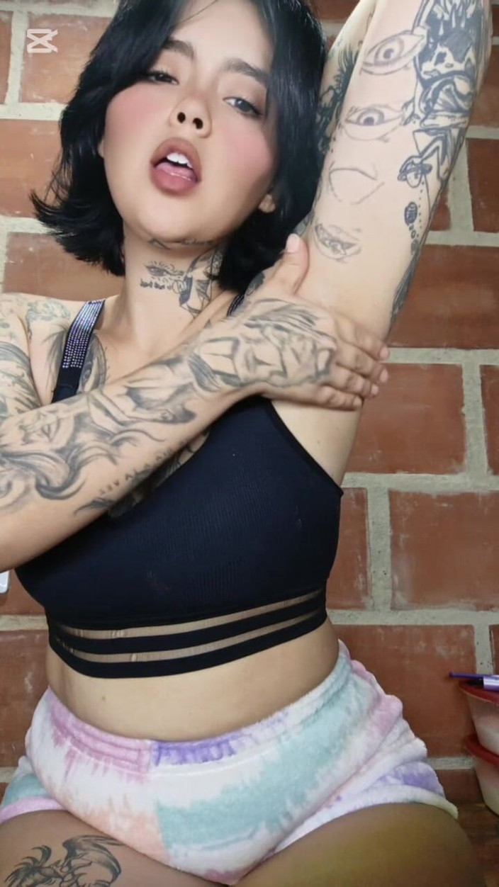 Dalyla: Axila cu ulei