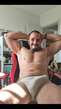 I Woke up Very Horny, Look How I Am.