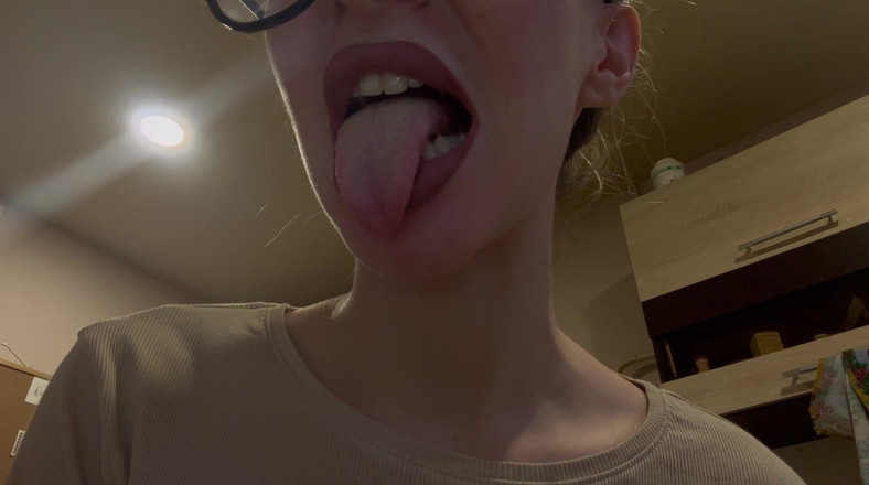 Skinny_lady69: Zähne rauchen lippen