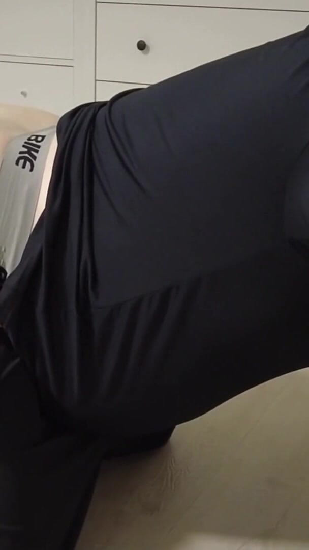 uktattooedchub74: The Barber Shaves My Big Ass