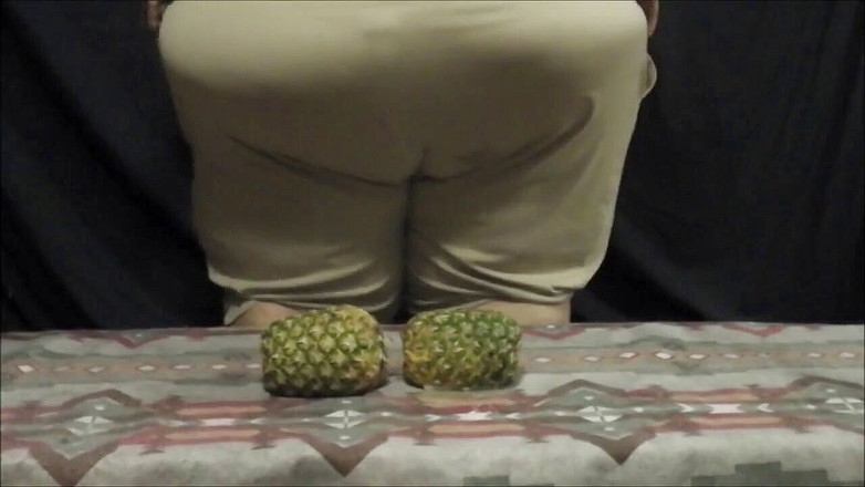 Full Weight Productions: BigmommaKat si hraje se svým jídlem