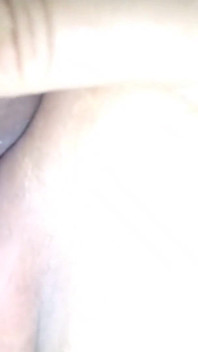 Trio interracial cocu avec mon mari dégustant du sperme et serrant tout le sperme de mon amant dans ma chatte