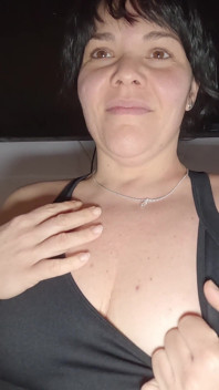 Me Follo a Mi Esposa Mientras Ella Me Cuenta Cómo Se Folló a Su Entrenador De Gimnasio. Me Corro Dentro De Ella