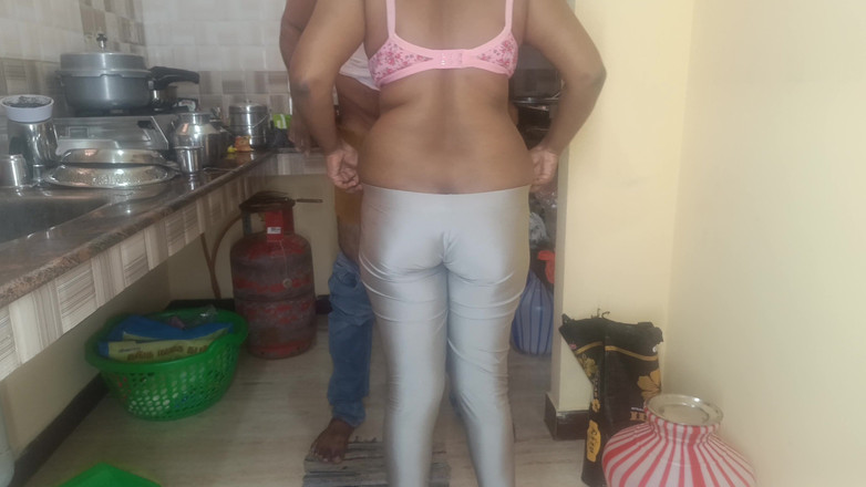 Laxi ammu: Dhivya Chennai College 3