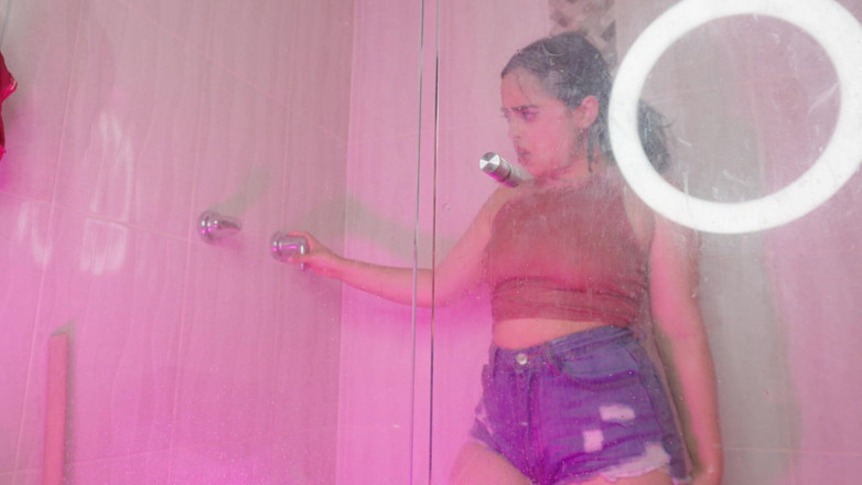 CuttieJennie: Clothed Shower Pee Fun