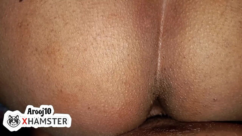 Arooj10: Jong weelderige Desi meisje grote kont close-up op zijn hondjes