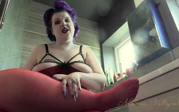 Mxtress Valleycat: JOI vớ đỏ