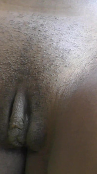 큰 백인 자지로 정액이 떨어지는 흑인 보지