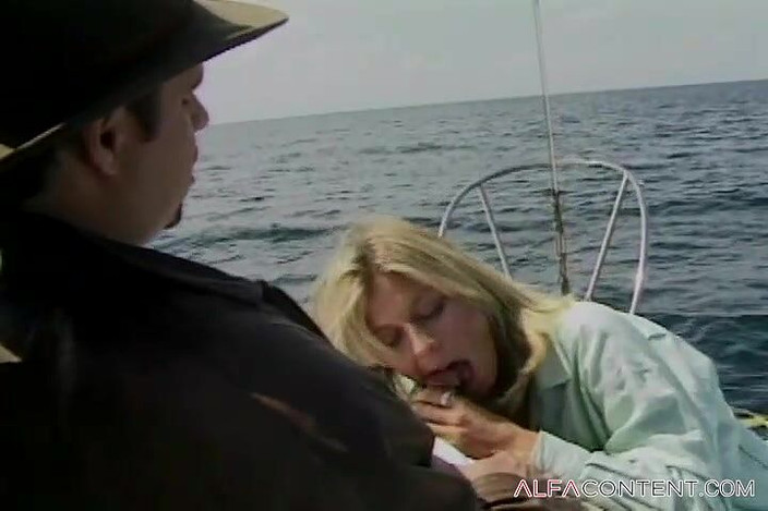 Alfa Planet: Blonde babe with an amazing body cuking a cock on...