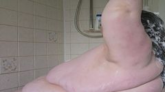 SSBBW Sit Down Shower Struggles
