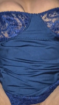 Šťavnatá sousedka s velkými prsy Bhabhi Sreeja v sexy modrém prádle ošukaná mnou