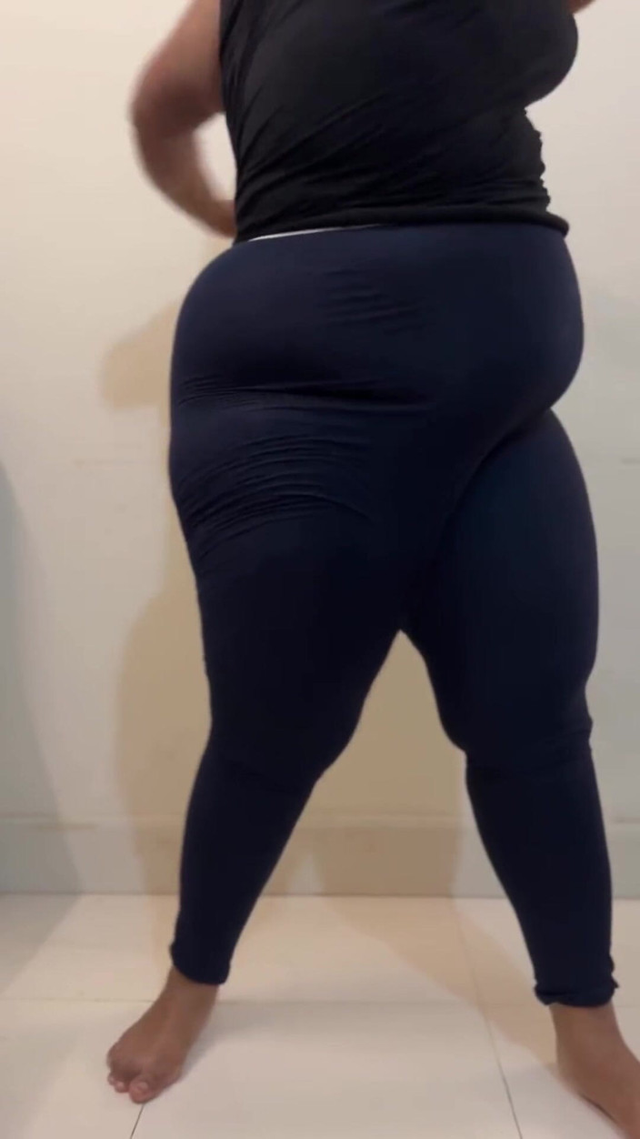 Aria Mia: SfwのVlog:大きなお尻のBBWの大きな胸ムスリムの女の子アニッペの朝のルーティングを見せる!