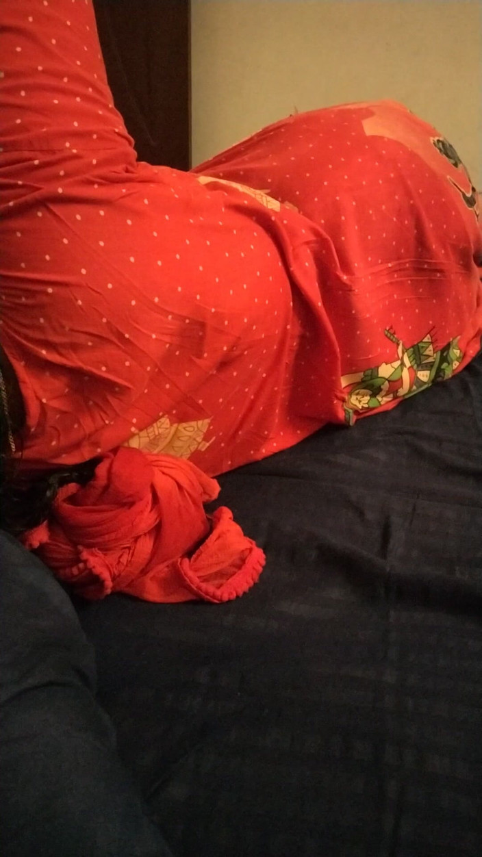 Tamil lesbian: Sharing Her Sex Experience and Dirty Talking