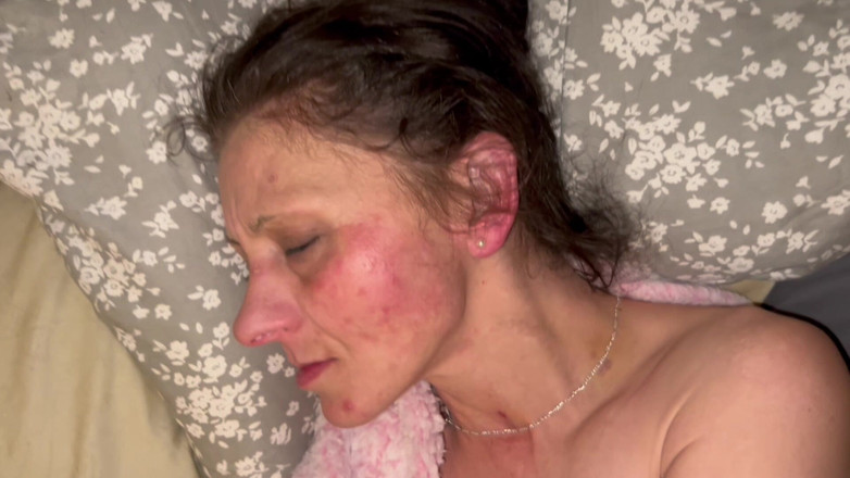 J13D75: Entot memek pelacur ini pakai jari!