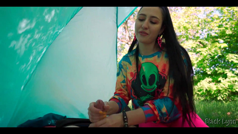 YSP Studio: Sacanagem hippie me masturbava de graça em sua barraca