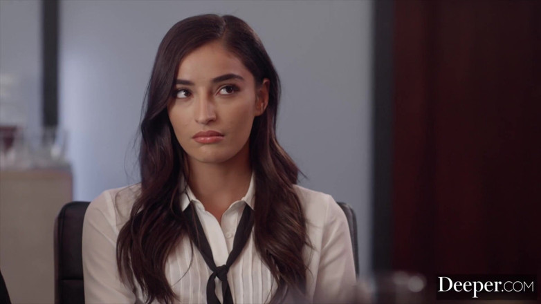 Deeper: Profondo. Il ragazzo di emily stellina si penti di essere...