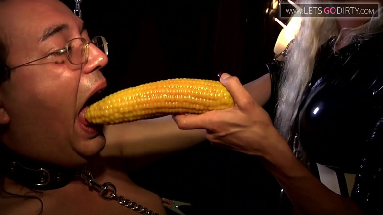 VintageXMovies: Naughty MILF gags and humiliates a boy with a small...