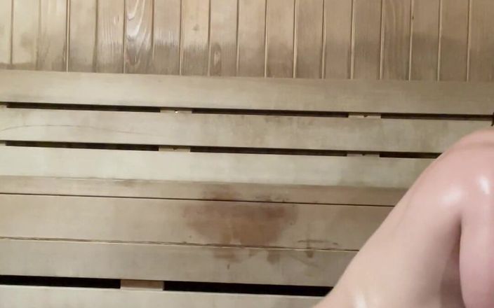 barenakedboy: Divertimento nella sauna