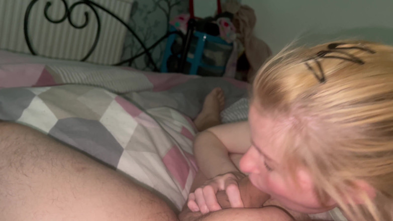 Teamfreeki: Girlfriend giving me a blowjob
