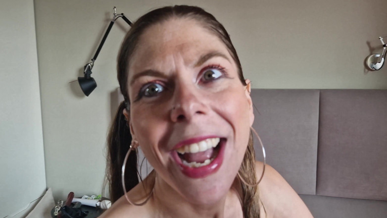 Wanilianna: Watersports and Anal Fisting: Part 1