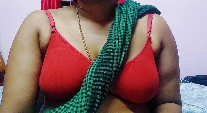 Desi Mohini: Desi Bhabhi Mohini Sex with Indian Boy