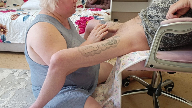 Zona901: Karısı arkadaşı derin sakso çekiyor ve döl yutuyor