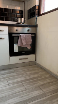 Le mie scoregge puzzolenti possiede la casa! Provocante che scoreggia