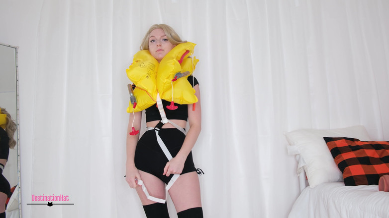 Destination Kat: Fétiche de ton gilet de sauvetage