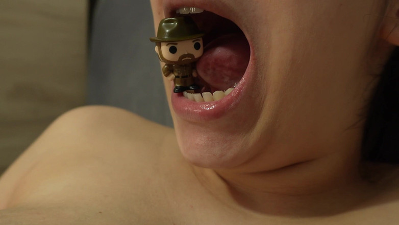 AmayaMori: Une géante mange un petit humain et le suce