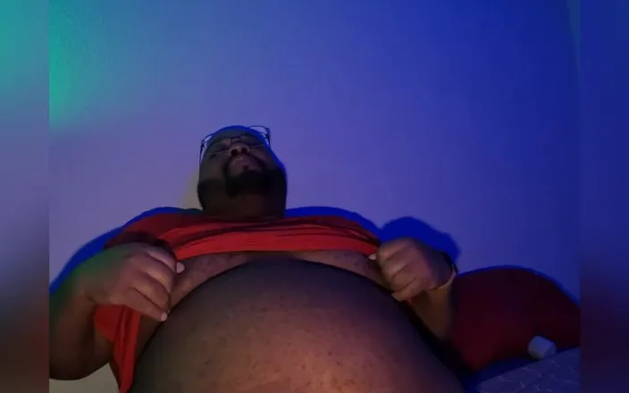 Blkhole420: Tuesday night half and half chug and new massager play