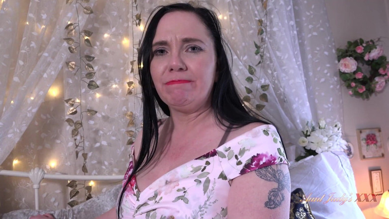 Aunt Judy's XXX: Auntjudys - bà chủ máy bay bà già vú to của...