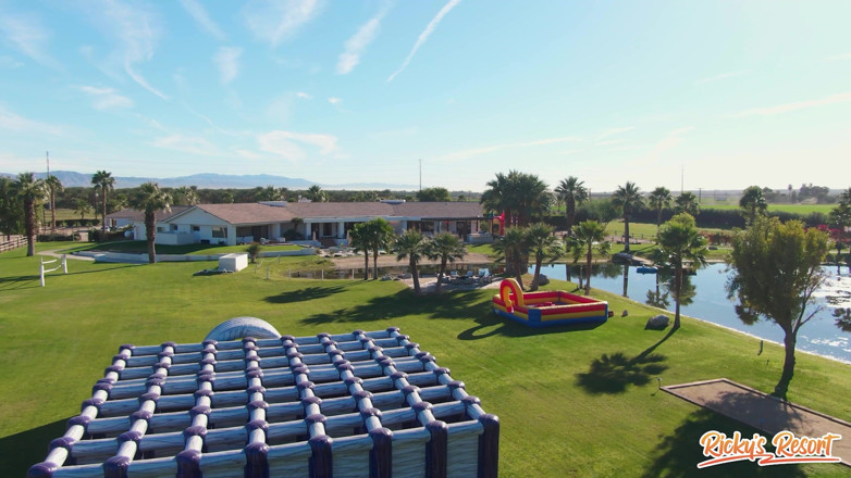 Ricky's Resort: Isiah Maxwell Episod