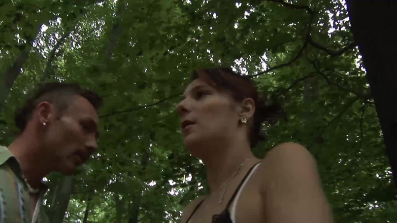 Backdoor Films: Nadržená dívka je ošukaná venku svým milencem