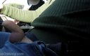 Miss Creamy: Dick flash - leraar betrapte me op masturberen in de auto...