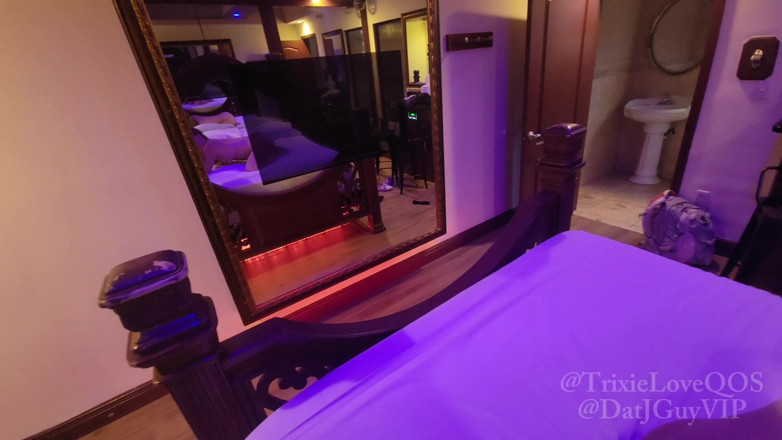 TrixieLove: Hotwife dapat creampie kote hitam besar &amp; berair semasa layover