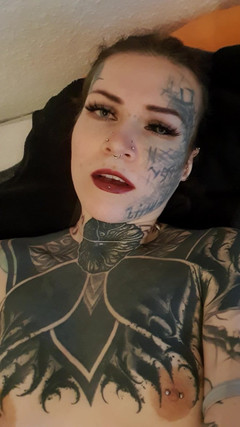 BaleaTheScarleg: Gesicht des Orgasmus mit Lippenstift auf