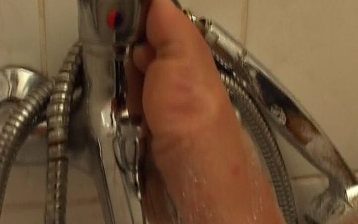 German amateur couples: Con đĩ Đức vú to thích hành động một mình trong phòng tắm