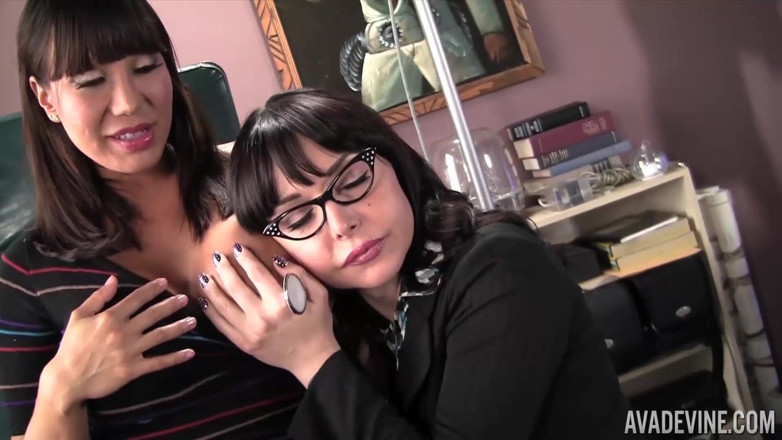 Pornstar Platinum: PORNSTARPLATINUM Ava Devine šuká s Danielle Foxx ve trojce