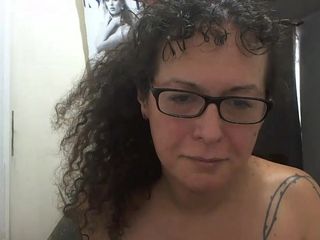 Nikki Montero: Elle devient sexy pendant un show webcam