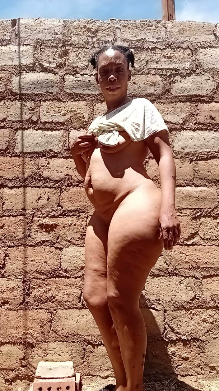 AnalEbony: Risky Outdoor Nude Twerking, Booty Clapping and Spreading with Countdown...