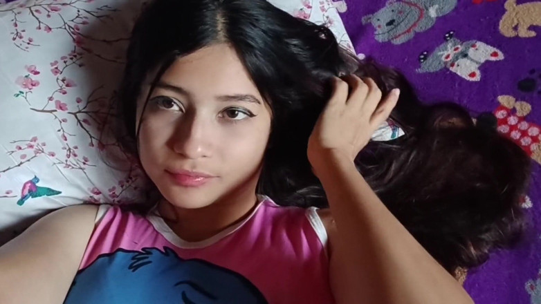 Yuli and tony: College loszka dotyka jej pysznej cipki pyszne