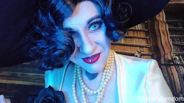 Geeky Femdom: Lady Dimitrescu's Pet