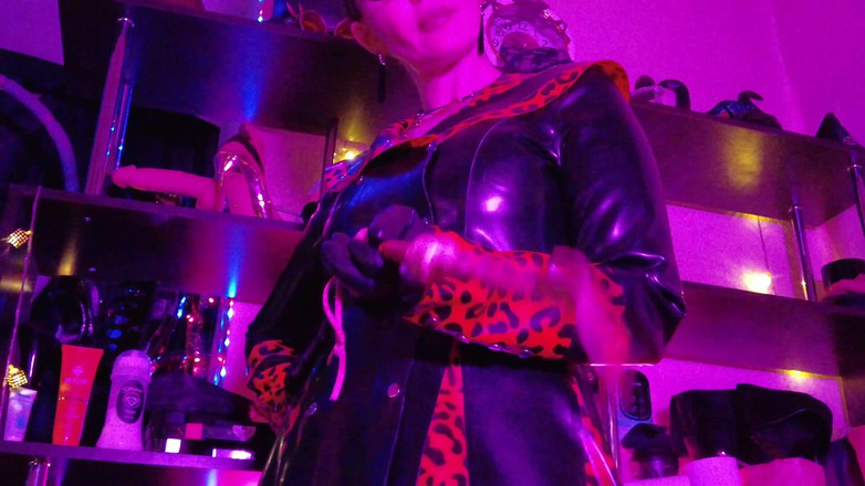 Eva Latexxx: 赤いゴム フェチ フェムドム ラテックス ミストレス フェチ BDSM ストラップ ヒール ドミナトリックス