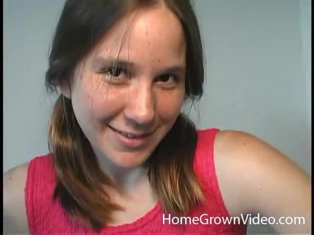 Homegrown Video: Alexia viene sborrata nella sua figa pelosa