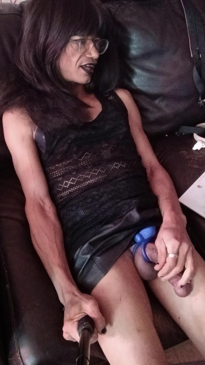 TooTone: Je me branle pendant que ma copine est partie