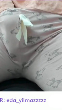 Masturbazione in pigiama- miLF turca- porno turco