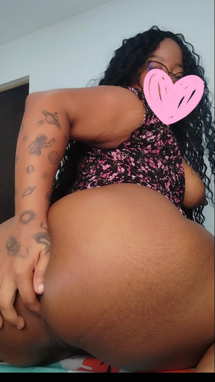 brunette: Una deliziosa teen che scopa