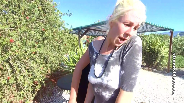 Sarah Stern: Pisser Paddled